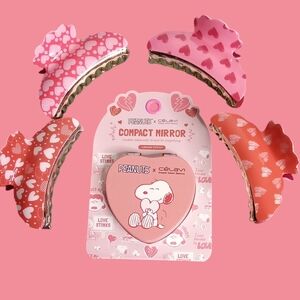 PEANUTS HEART SHAPED SOFT TOUCH COMPACT MIRROR AND HEART HAIRCLIPS